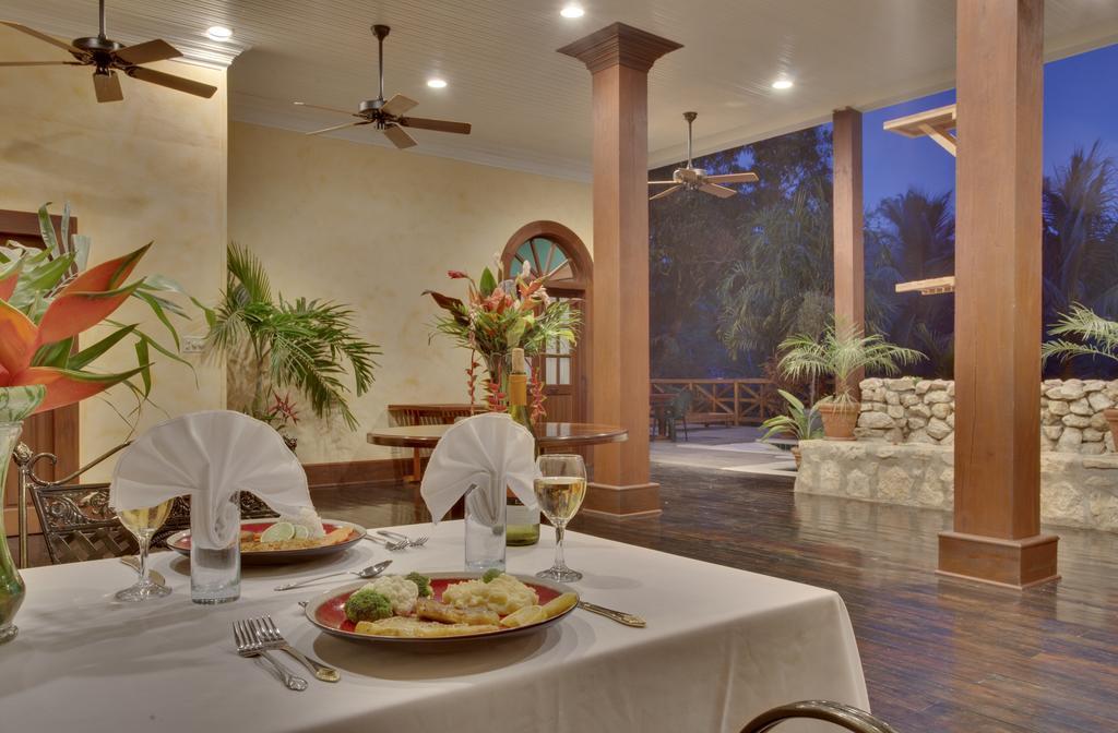 Mahogany Hall Luxury Boutique Resort San Ignacio Exterior foto