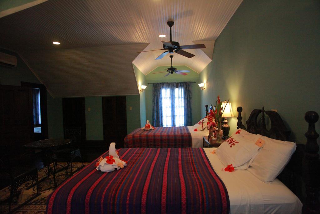 Mahogany Hall Luxury Boutique Resort San Ignacio Exterior foto