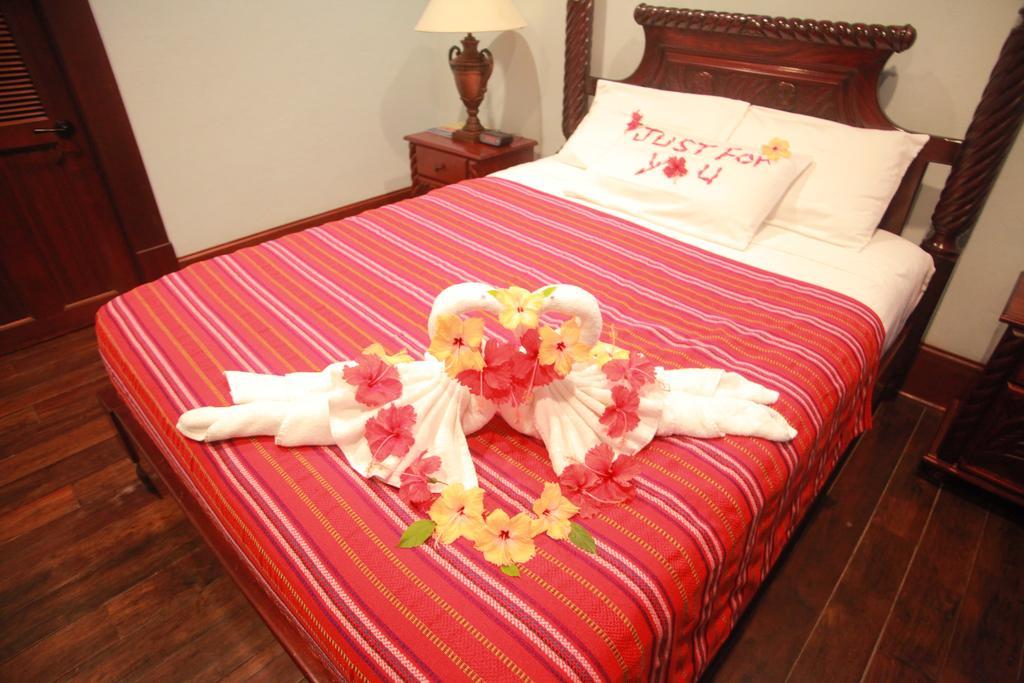 Mahogany Hall Luxury Boutique Resort San Ignacio Exterior foto