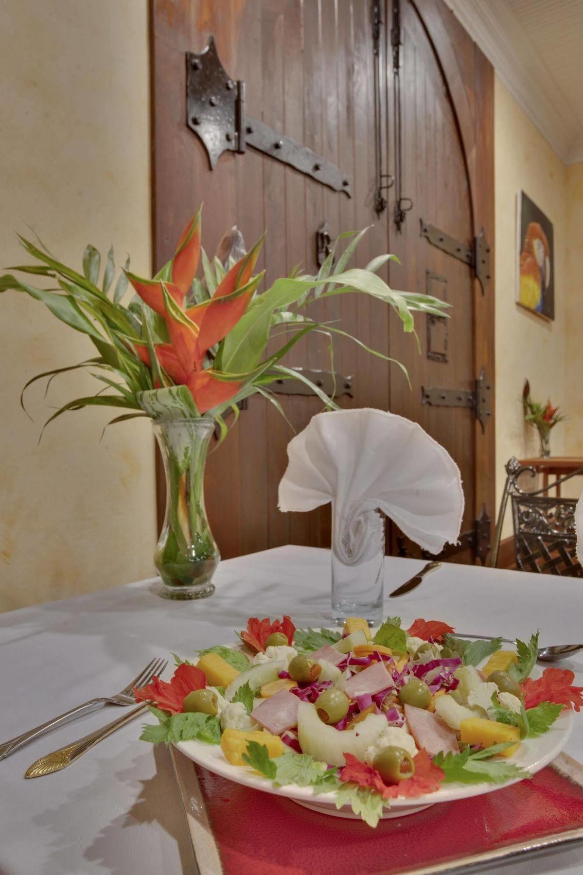 Mahogany Hall Luxury Boutique Resort San Ignacio Exterior foto